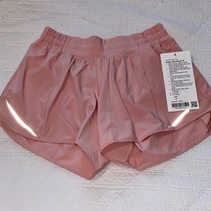 NWT - Lululemon - Hotty Hot 4” Short